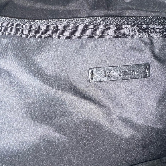 LULULEMON  free To Be Large 
Free To Be Gym / travel Bag in Dark Chrome Gray - Picture 9 of 10